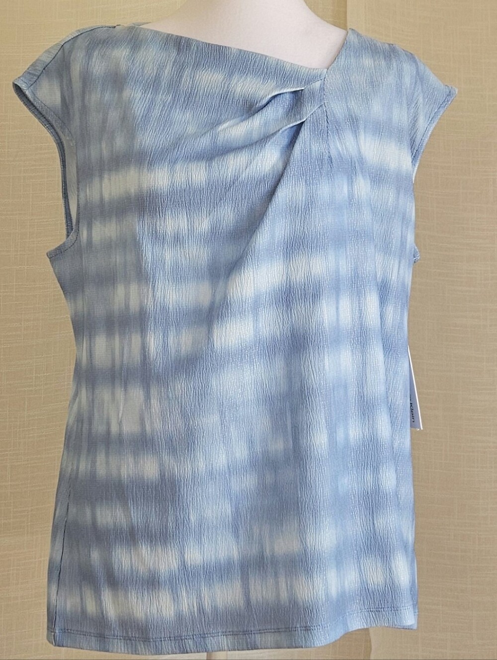 NWT Calvin Klein Rebecca Textured Knit Drape Neck Top Size L Tie Dye Blue White - Picture 2 of 14